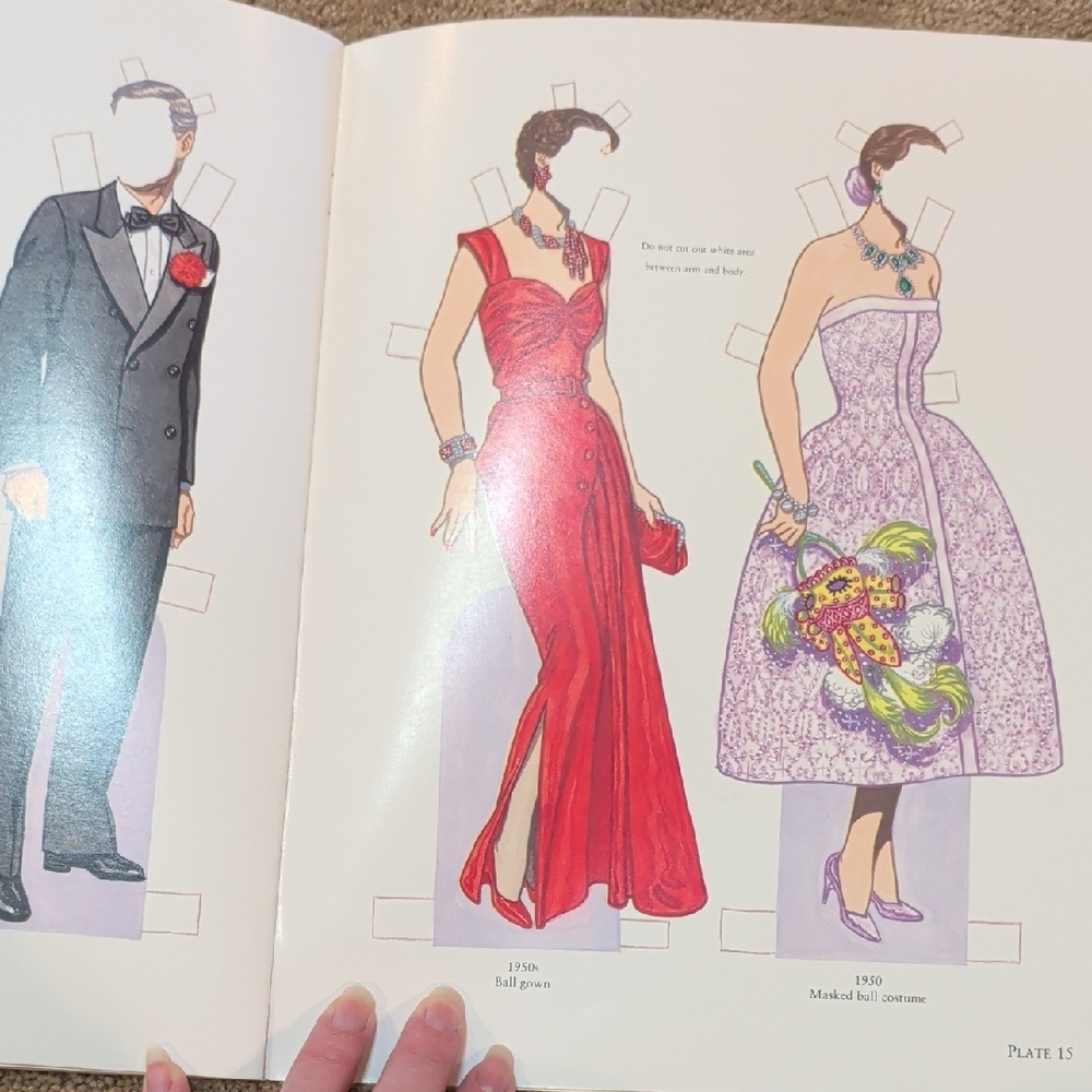 Duke and Duchess of Windsor Fashion Paper Dolls Book - Picture 8 of 8